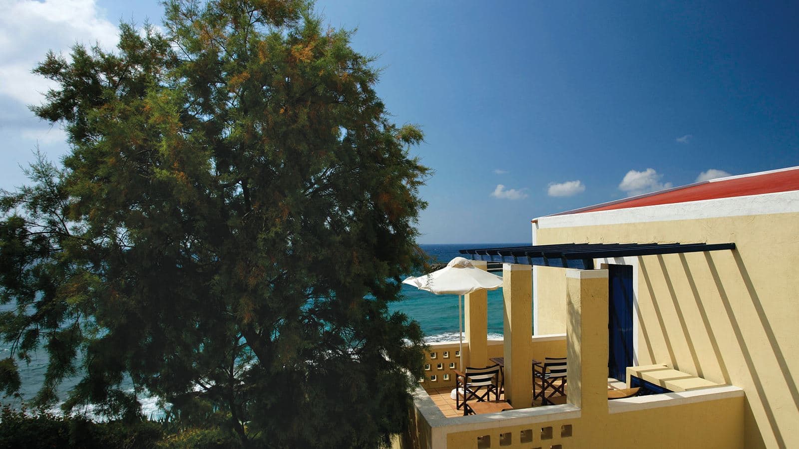 rooms-bungalow-sea-front