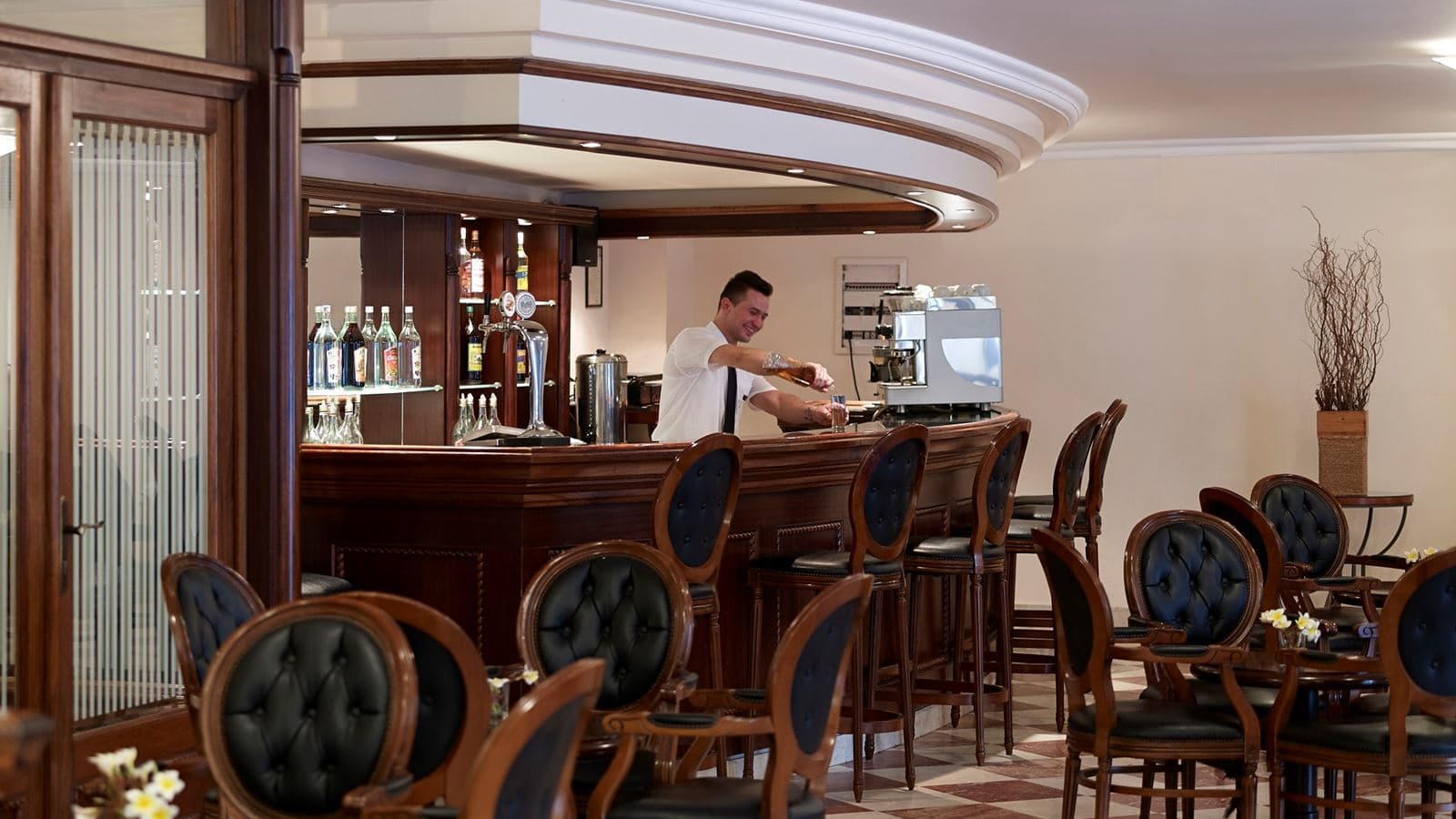 bars-main-bar