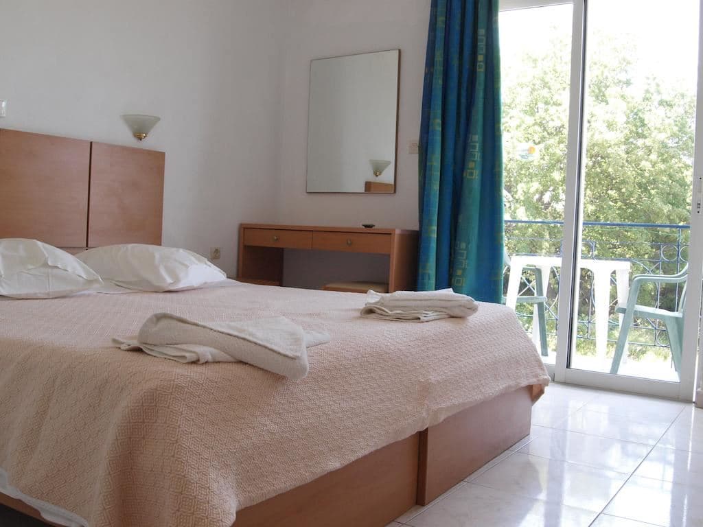 rooms-single-room