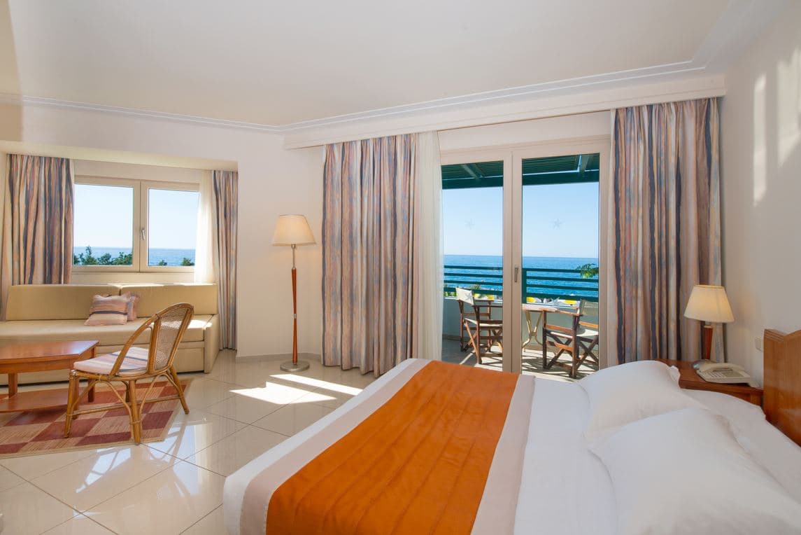 rooms-bungalow-front-sea-view
