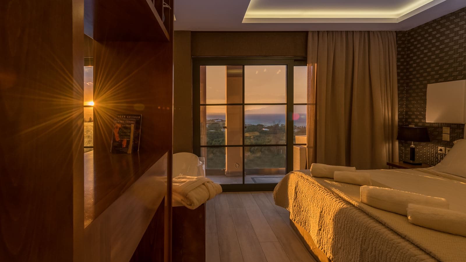 rooms-elegance-suite