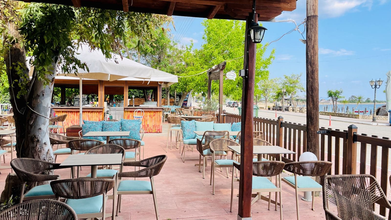 bars-beach-bar-melissa-gold-coast