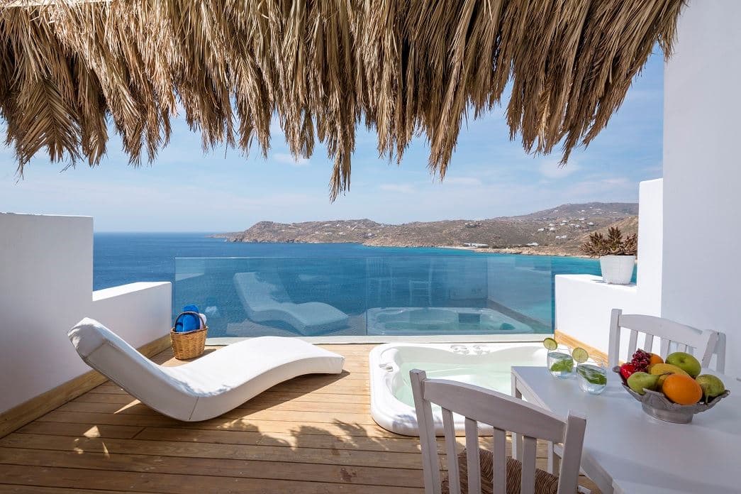 rooms-junior-suite-with-sea-view-and-outdoor-jetted-tub