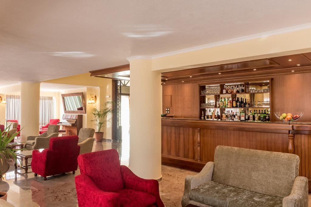 bars-main-bar