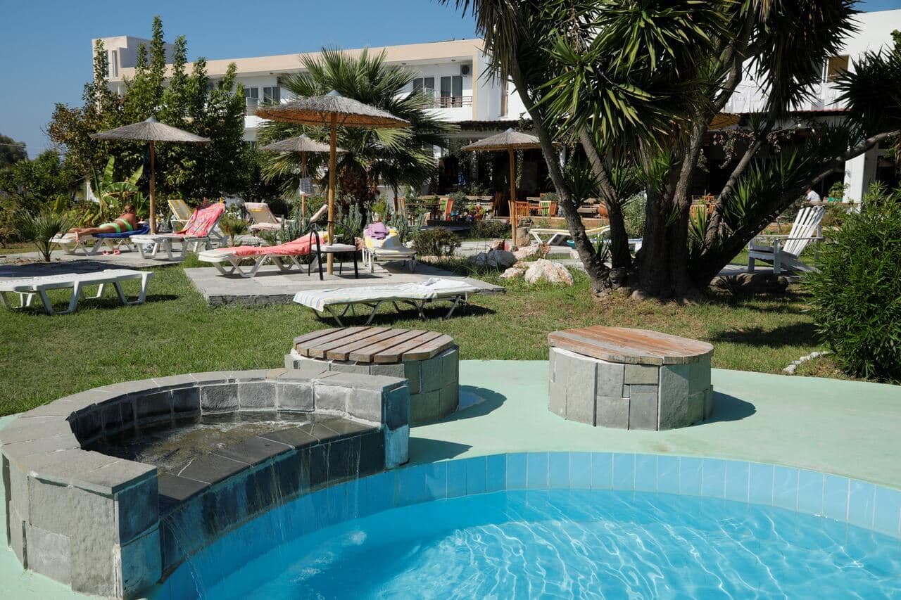 pools-outdoor-childrens-pool