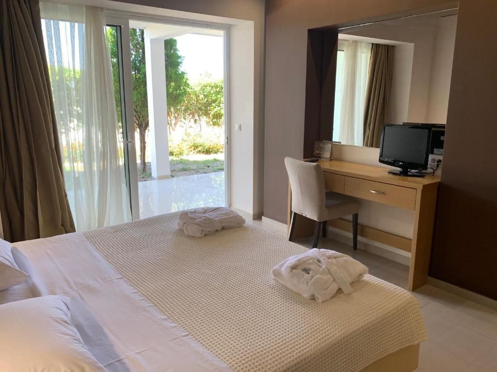 rooms-1-bedroom-suite-garden-view