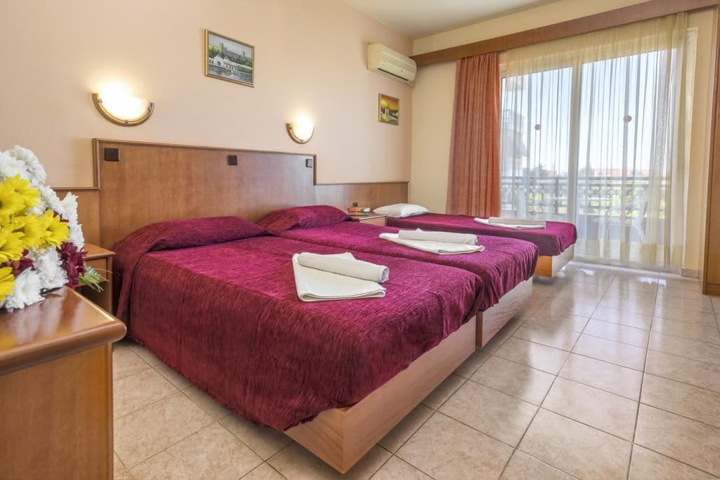 rooms-studio-quad-balcony