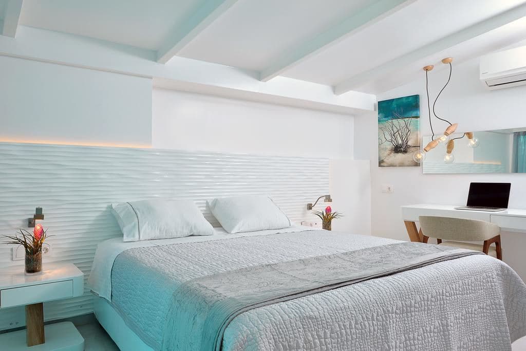 rooms-superior-design-double-room