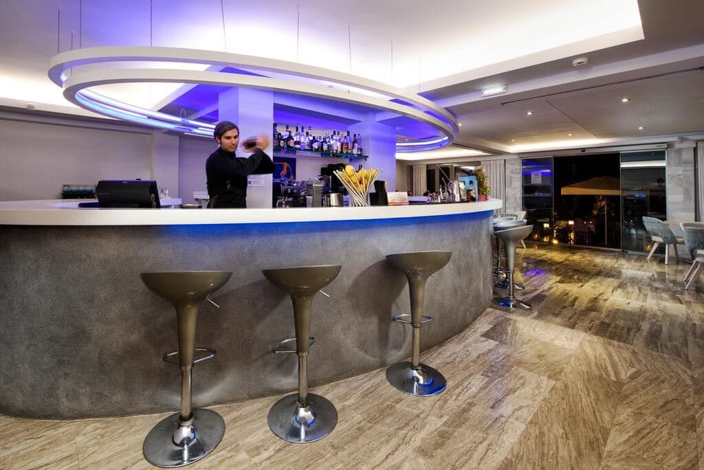 bars-main-bar