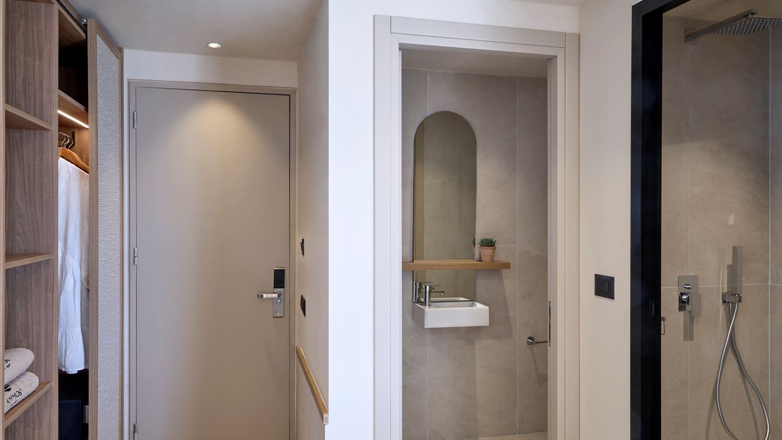 rooms-room-deluxe-seaview-balcony-or-terrace