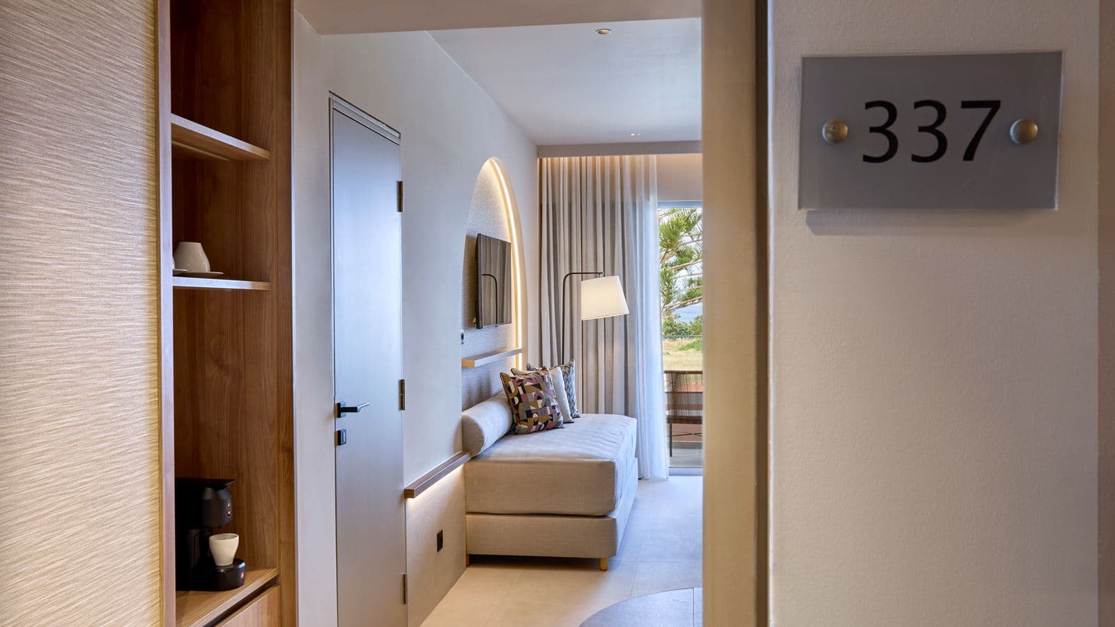 rooms-room-deluxe-seaview-balcony-or-terrace