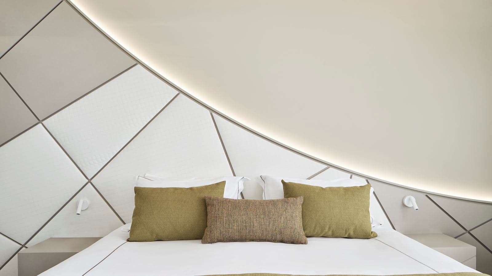 rooms-deluxe-bungalow-room-swim-up--garden-view