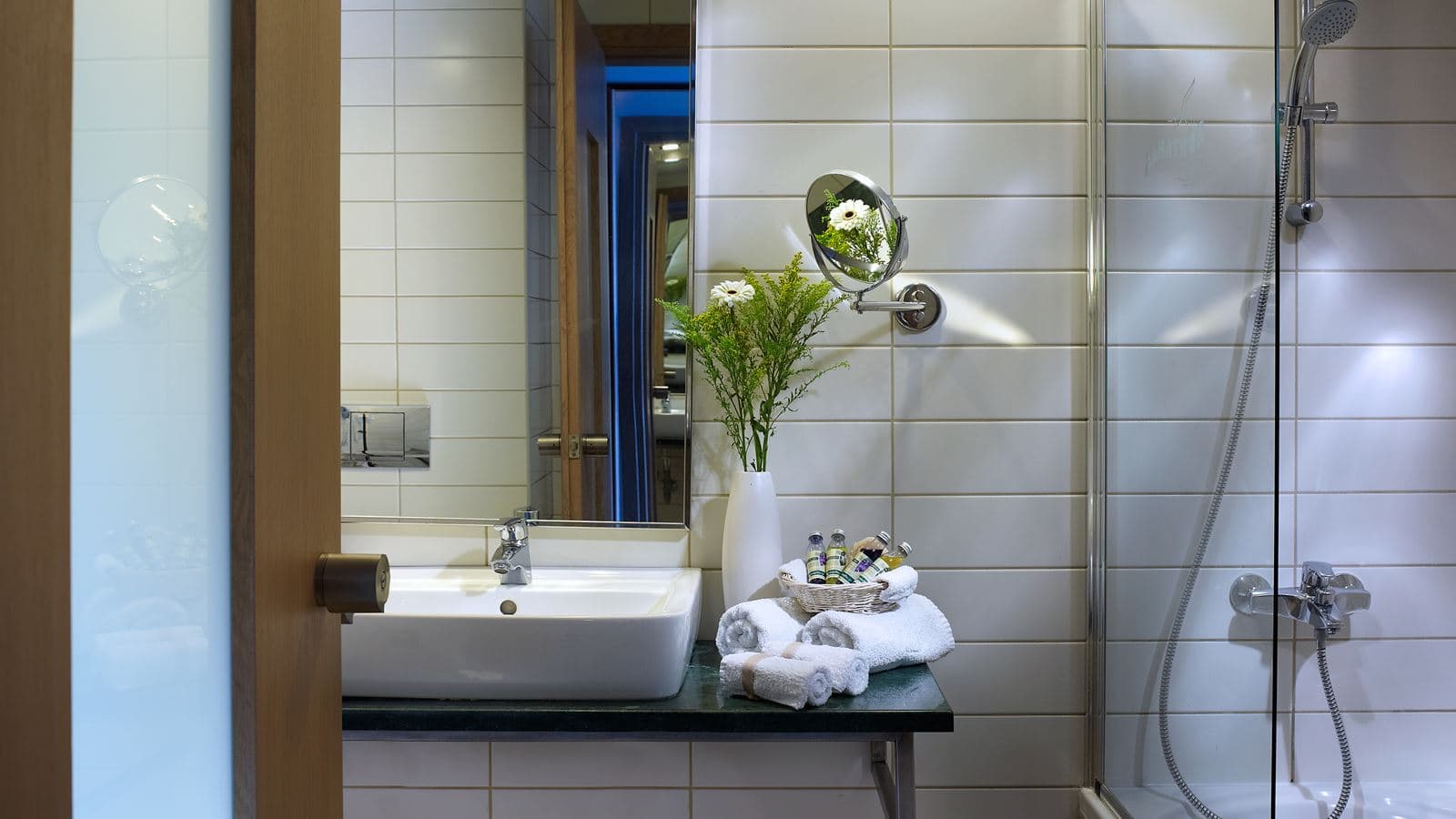 rooms-room-superior-double-balcony-or-terrace