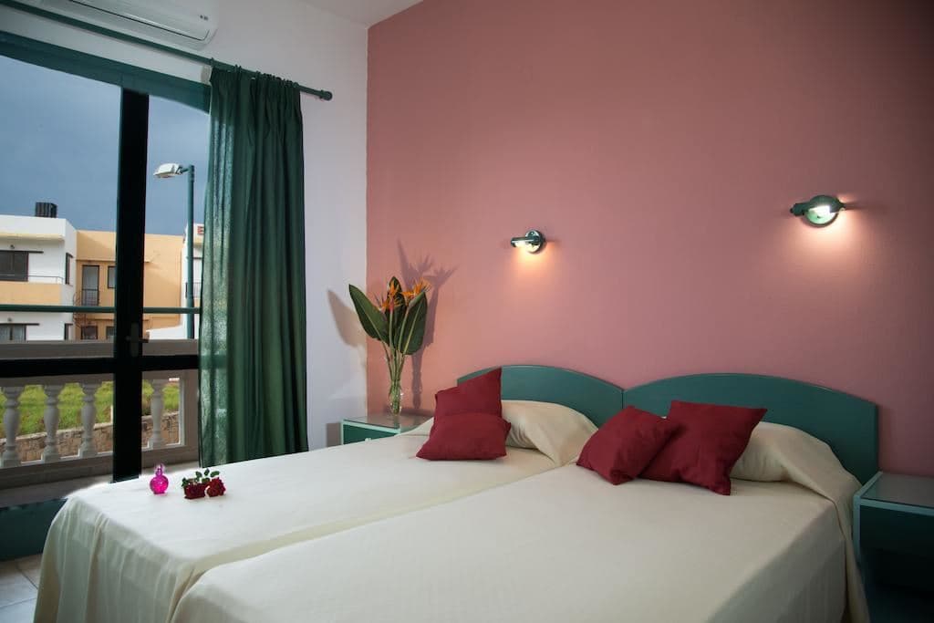 rooms-1-bedroom-apartment-balcony-or-terrace