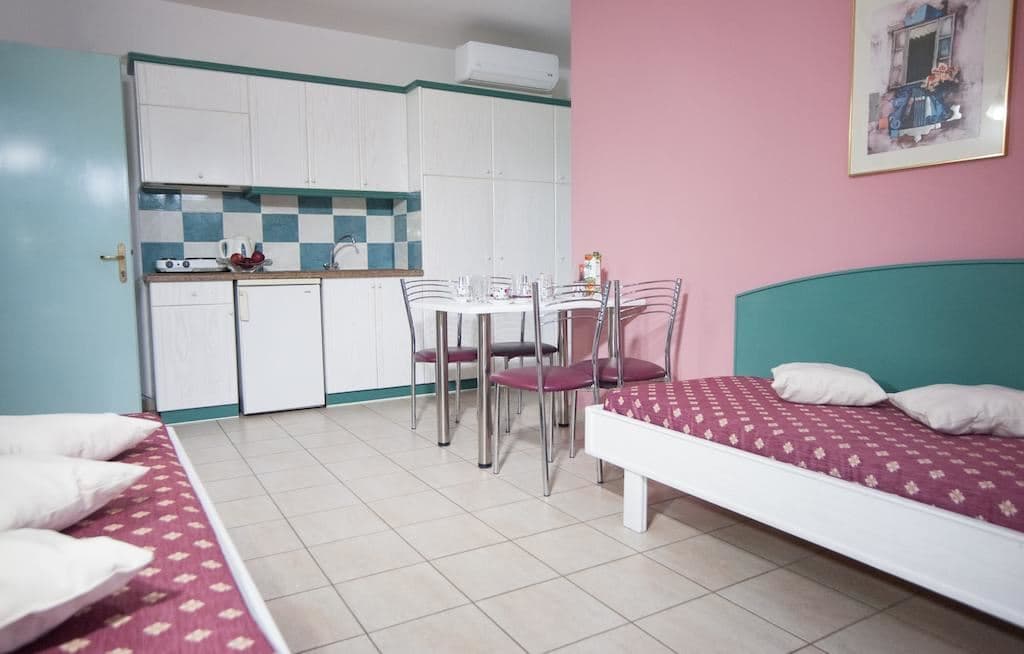 rooms-1-bedroom-superior-apartment-balcony-or-terrace