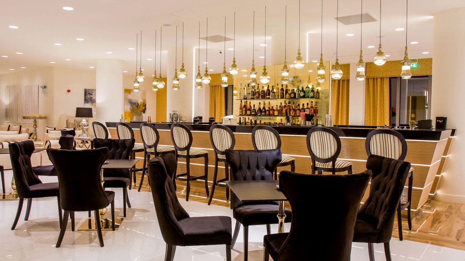bars-main-lobby