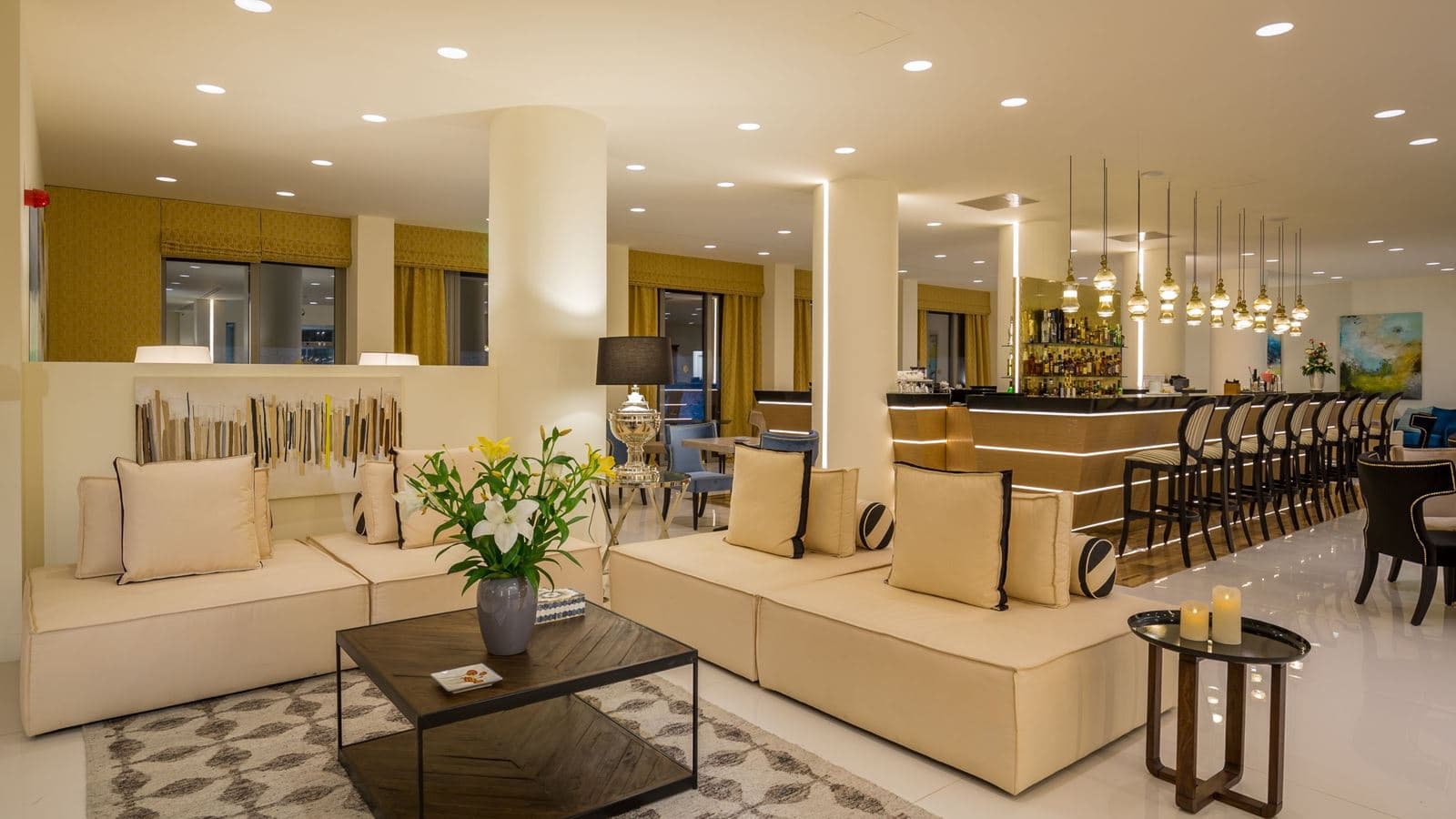 bars-main-lobby