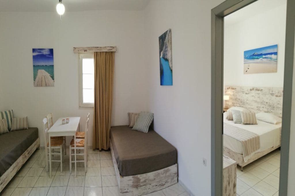 rooms-suite-junior-quad
