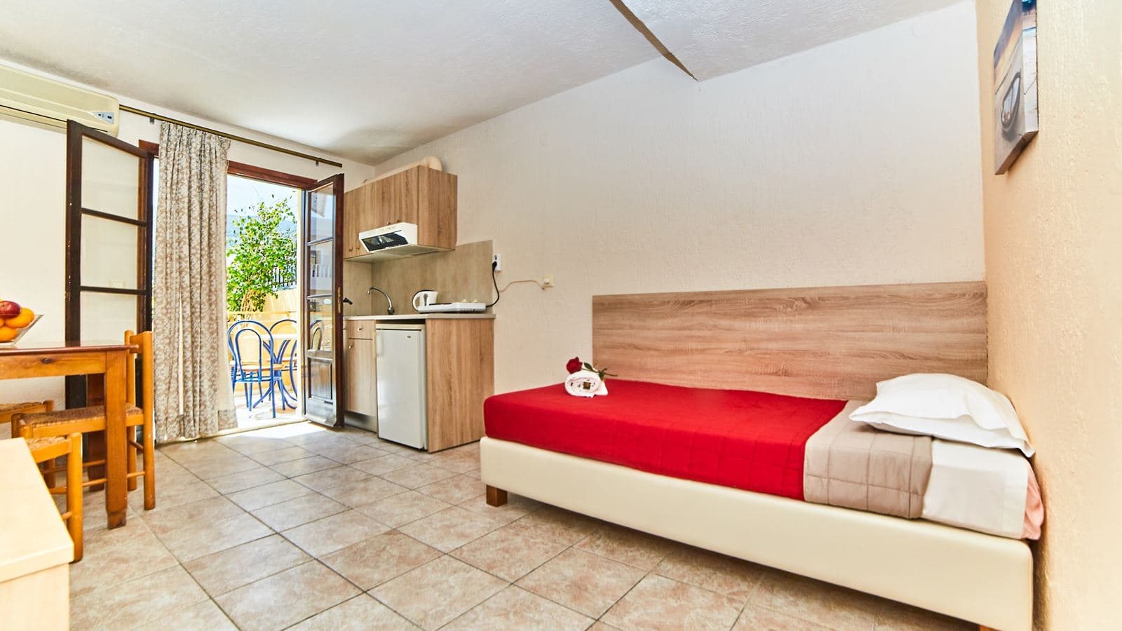 rooms-apartment-1-bedroom-garden-view-balcony-or-terrace