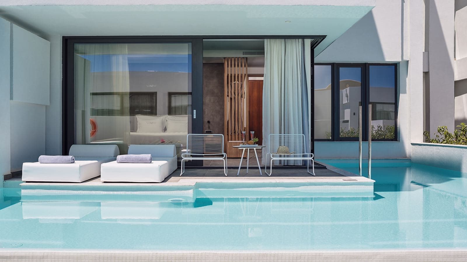 rooms-deluxe-double-private-pool-garden-view