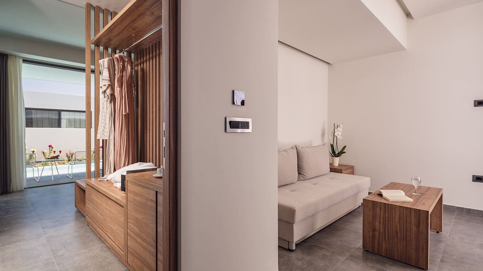 rooms-deluxe-junior-suite-private-pool-garden-voew