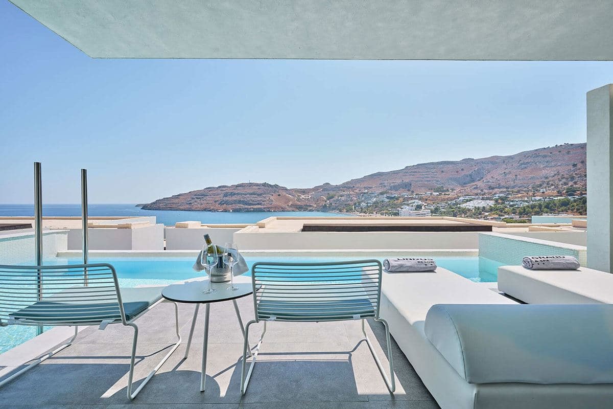 rooms-deluxe-junior-suite-private-pool-sea--view