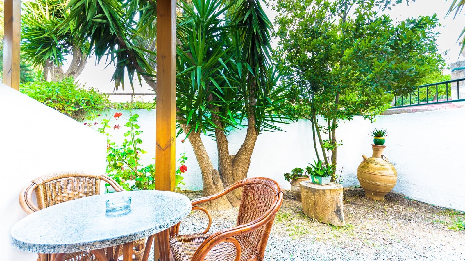 rooms-studio-standard-twin-balcony-or-terrace
