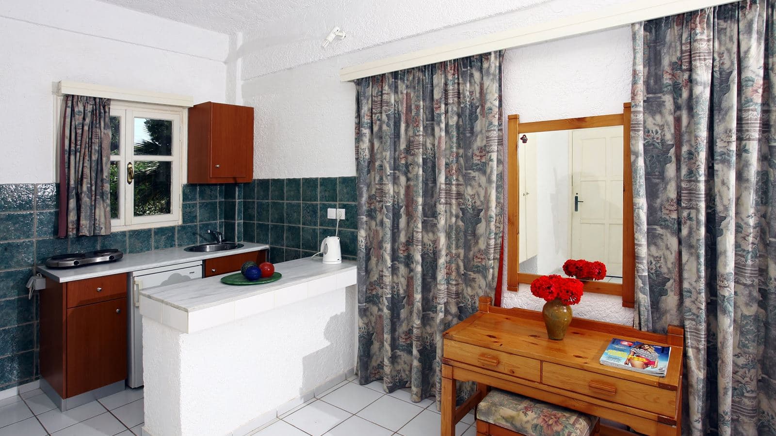 rooms-studio-standard-twin-balcony-or-terrace