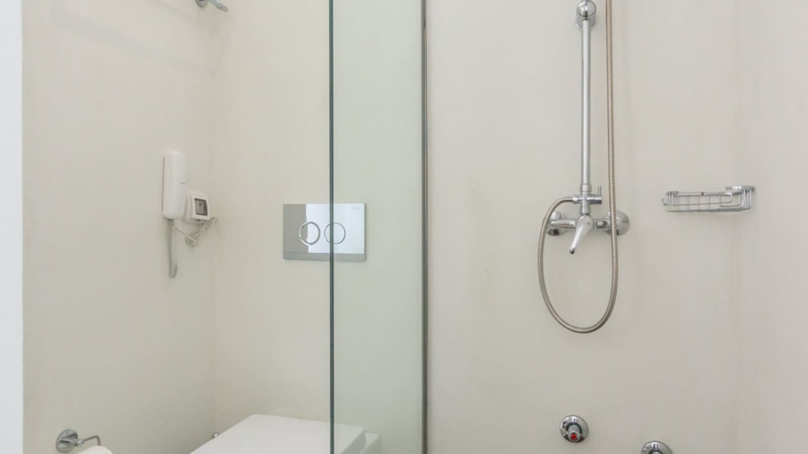 rooms-deluxe-double-room-with-balcony