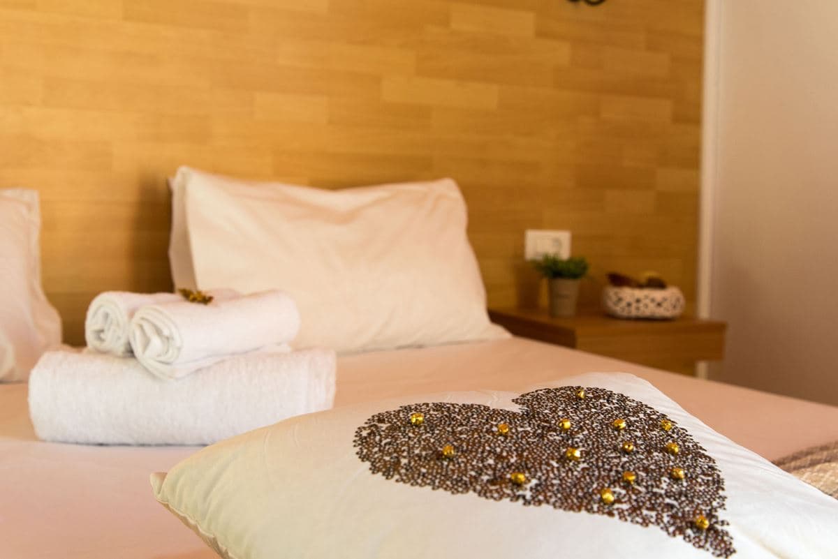 rooms-room-single-use-balcony-or-terrace