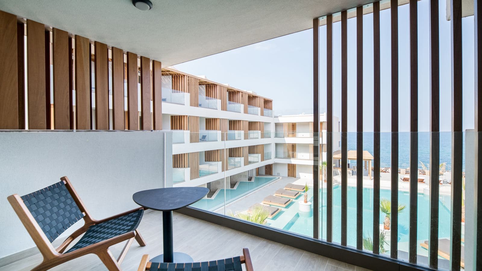 rooms-dazzling-blue-sea-view