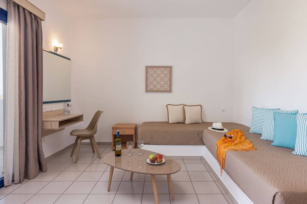 rooms-suite-balcony-or-terrace