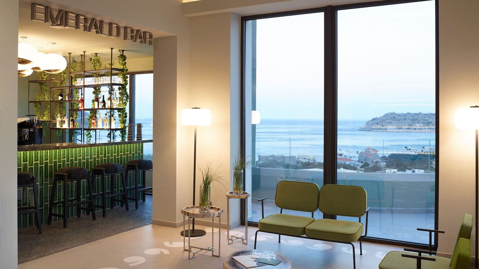 bars-emerald-lobby-bar