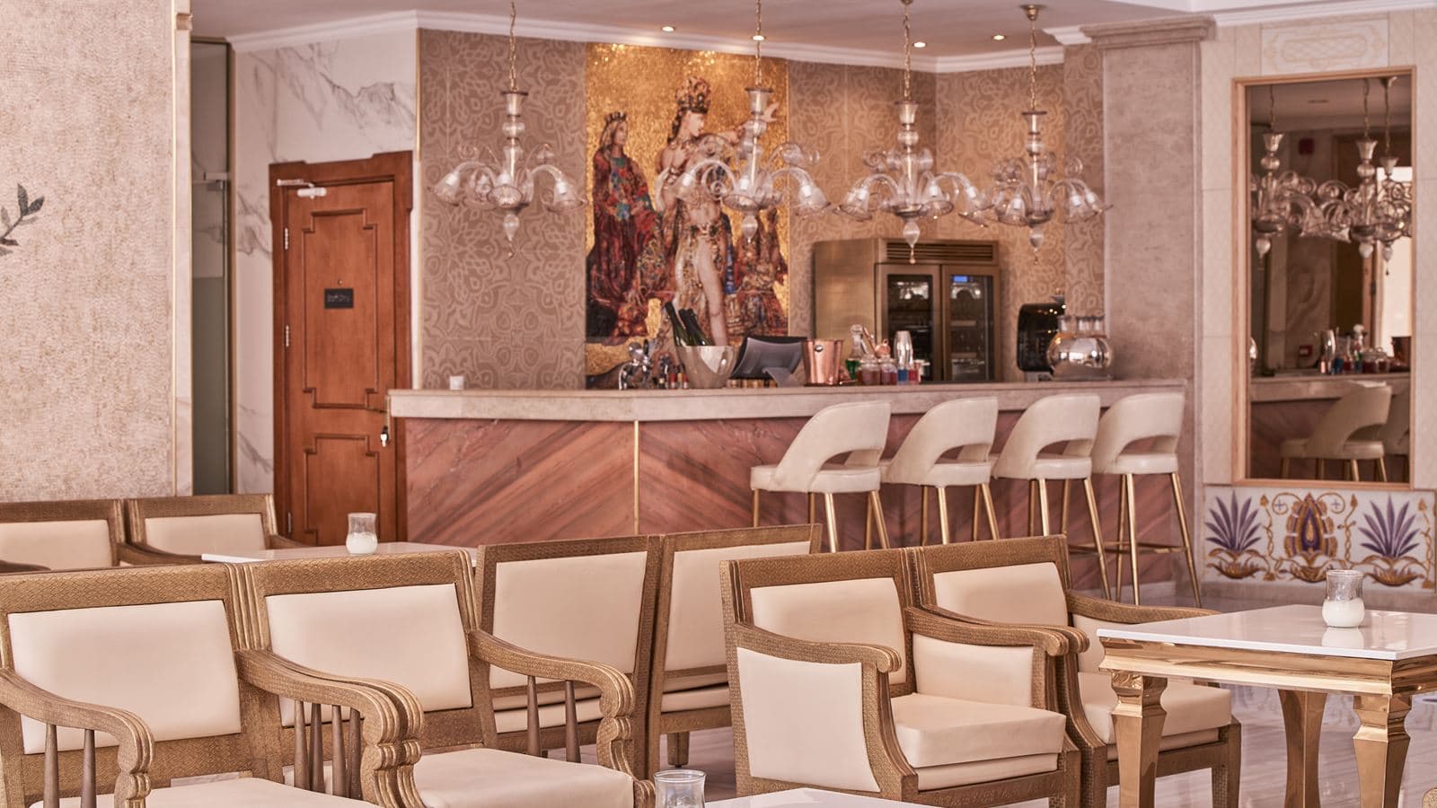 bars-rea-lobby-bar