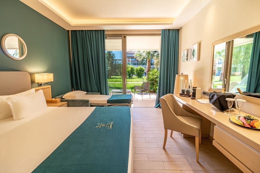 rooms-deluxe-double-garden-view