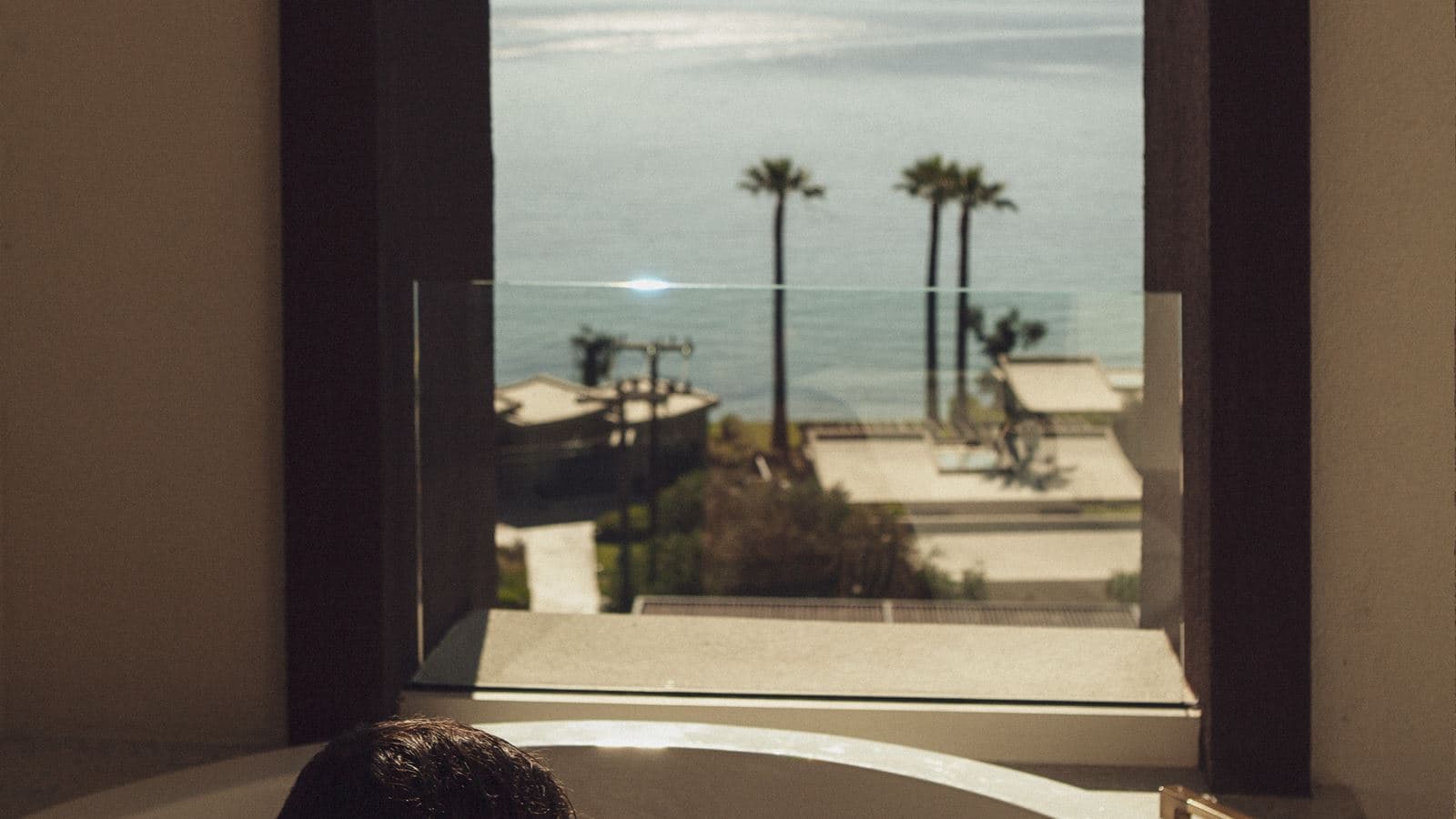 rooms-opal-suite-sea-view-with-outdoor-jacuzzi