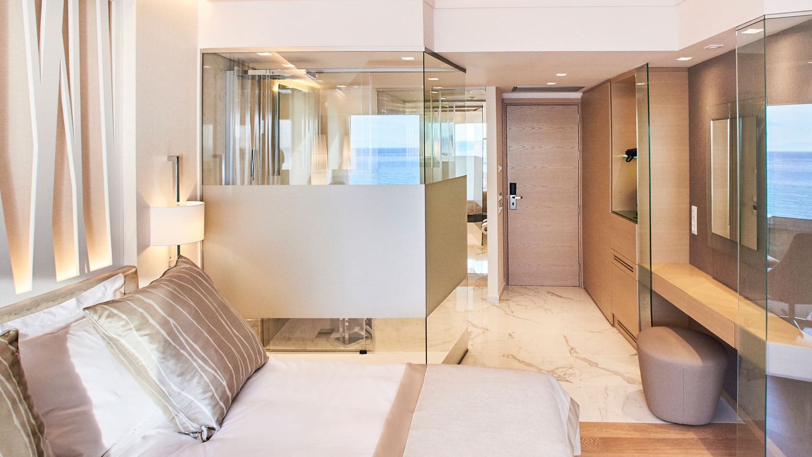 rooms-deluxe-double-room-garden-view-balcony