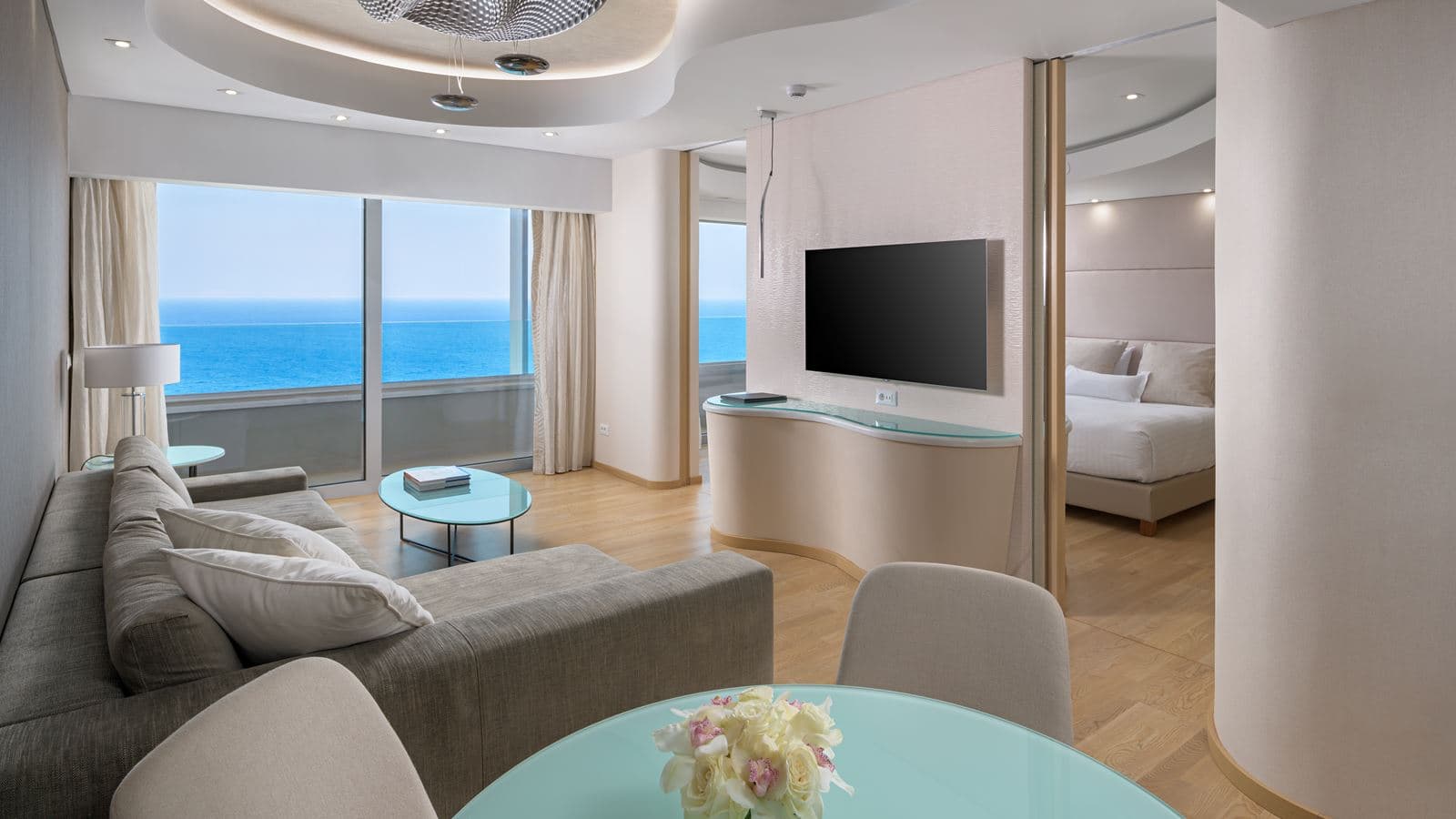 rooms-deluxe-sunset-suite-sea-view-balcony