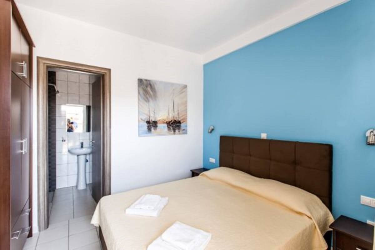 rooms-standard-double-room