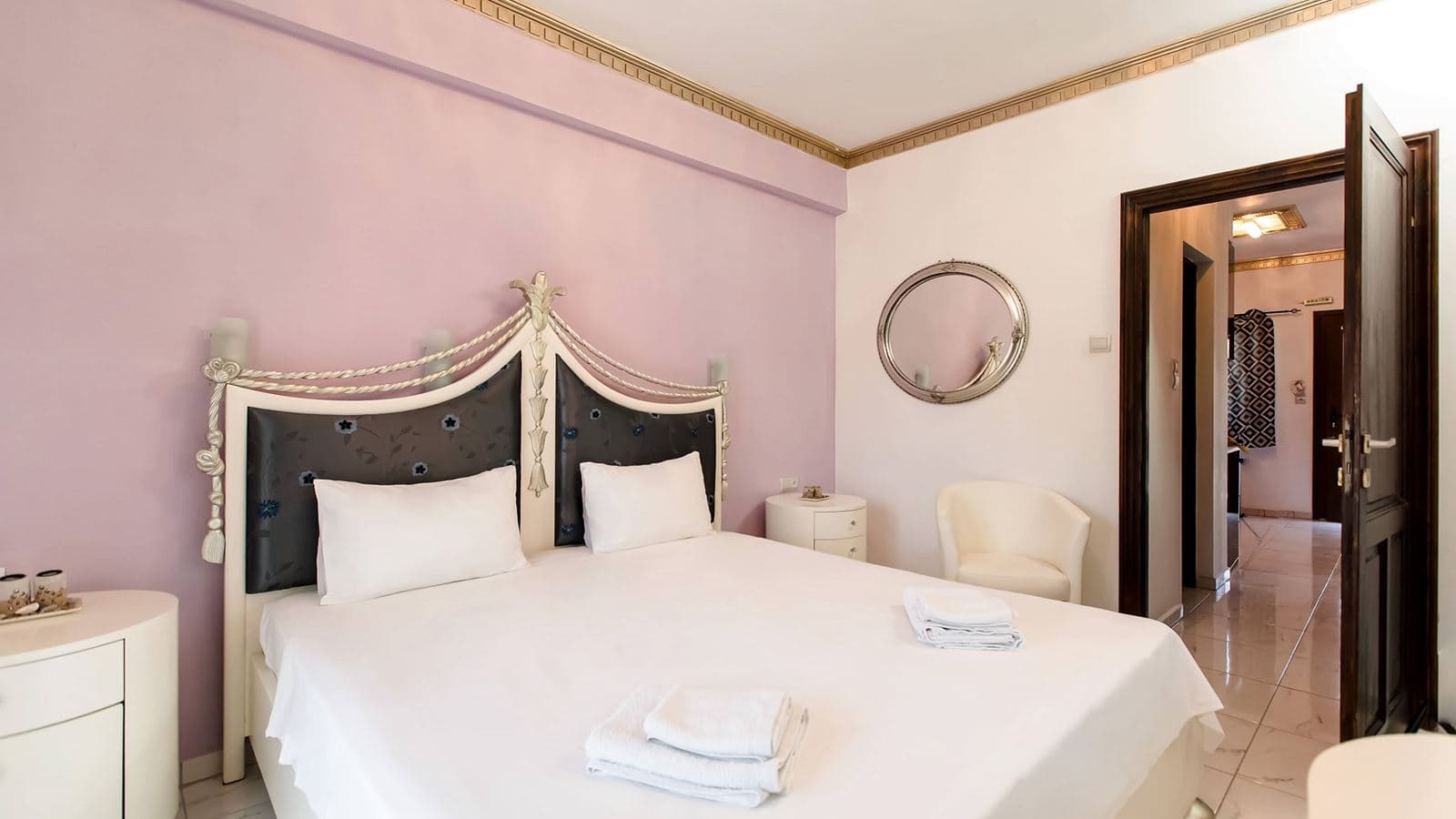 rooms-deluxe-suite