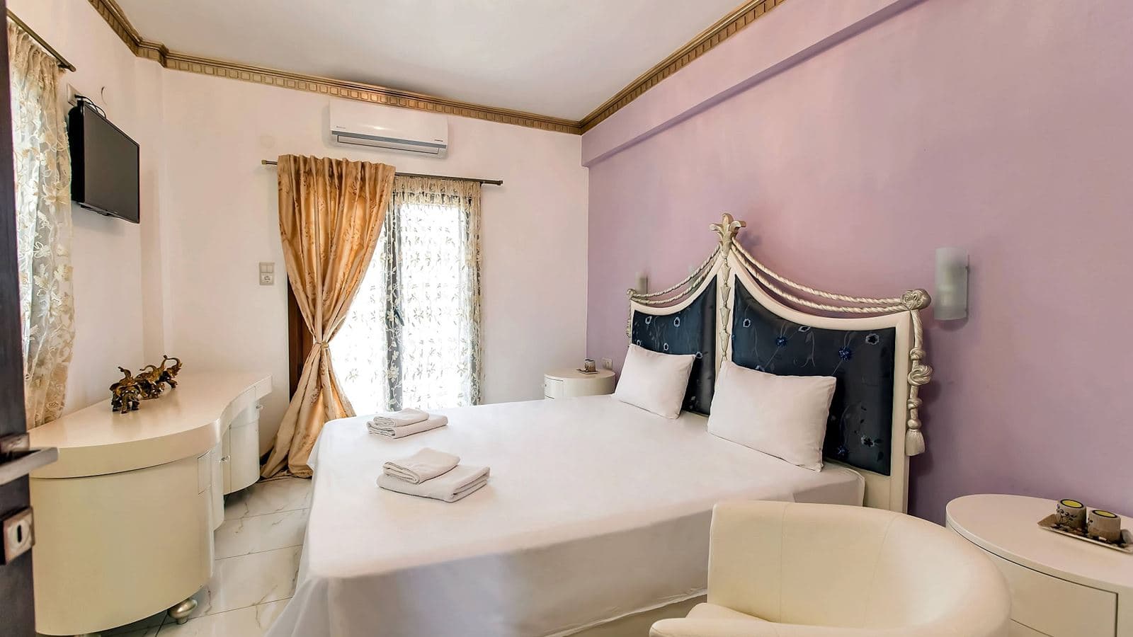 rooms-deluxe-suite