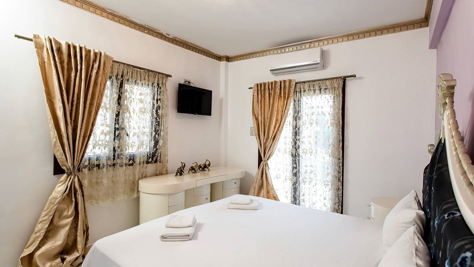 rooms-deluxe-suite
