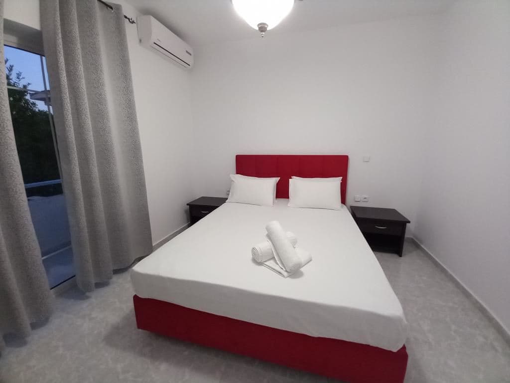 rooms-family-apartment-2-bedrooms-garden-view