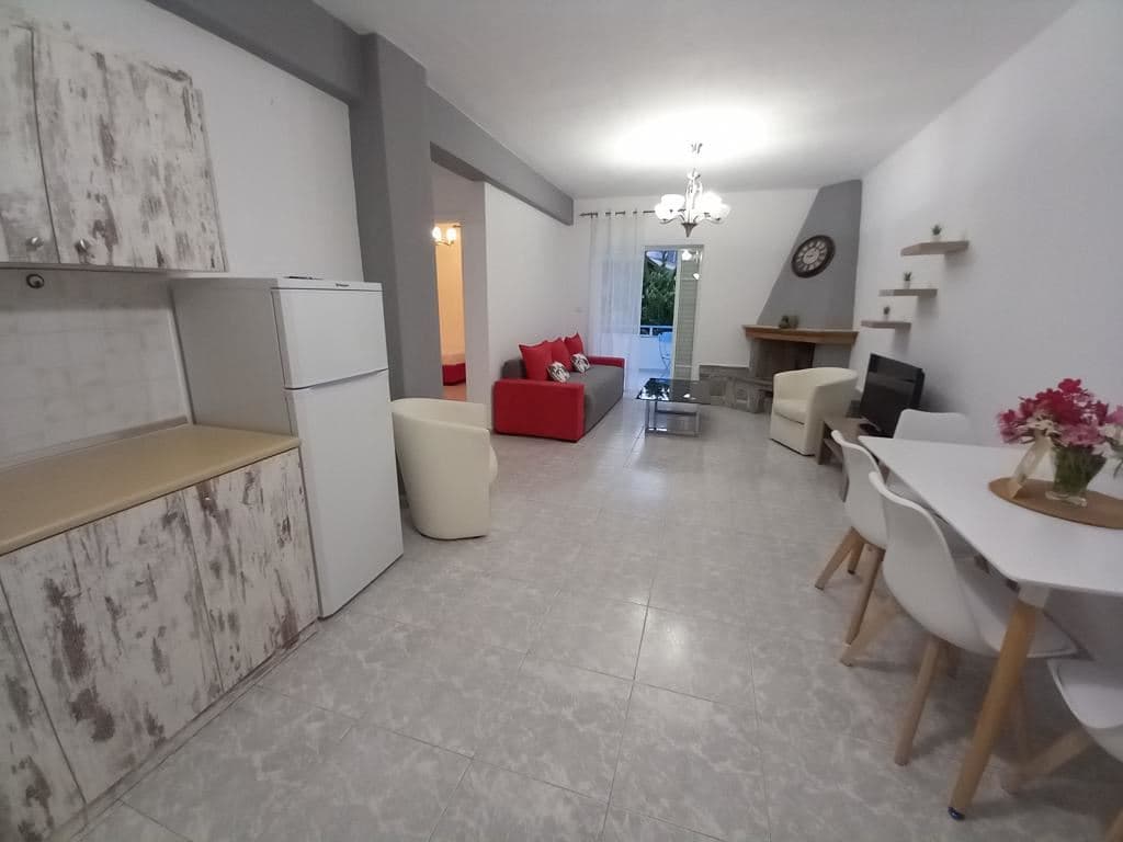 rooms-family-apartment-2-bedrooms-garden-view