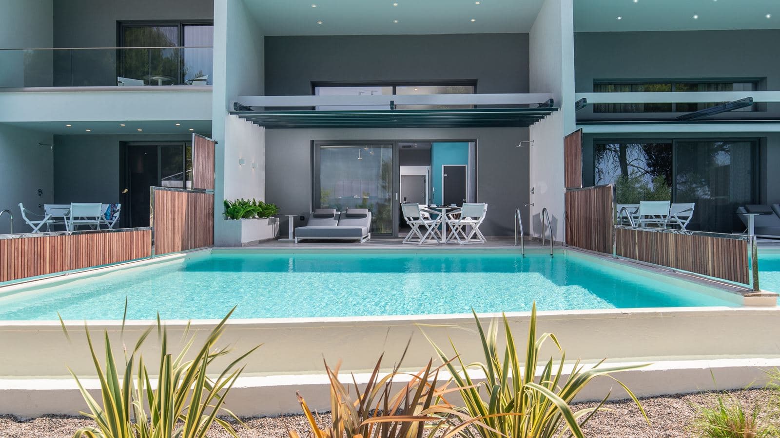 rooms-deluxe-suite
