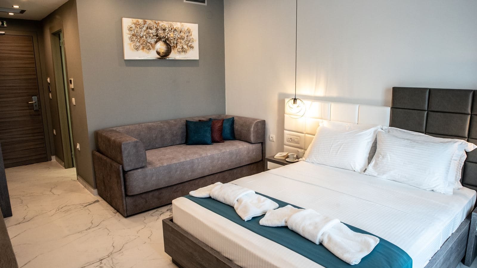 rooms-deluxe-triple-room