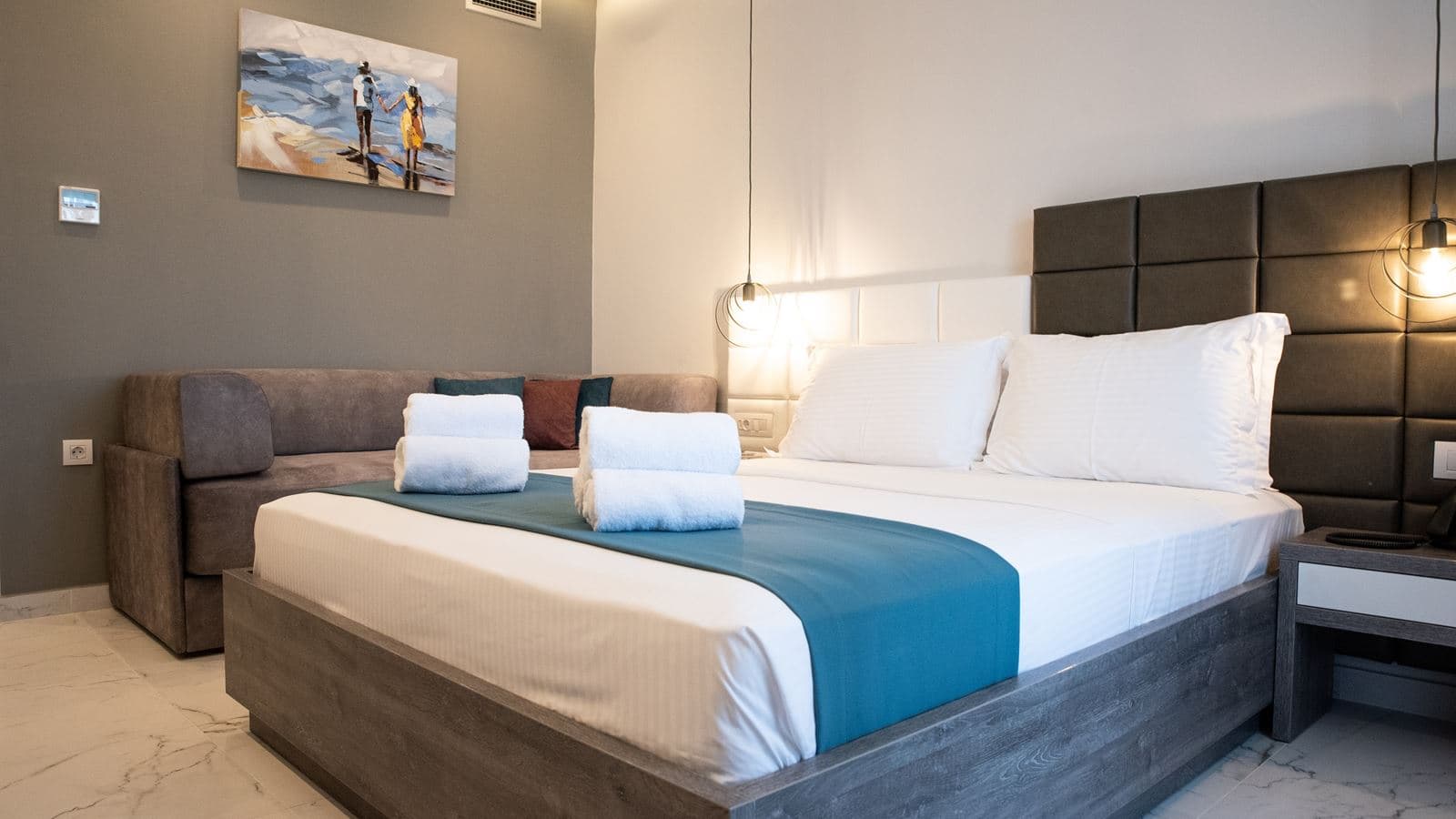 rooms-deluxe-triple-room