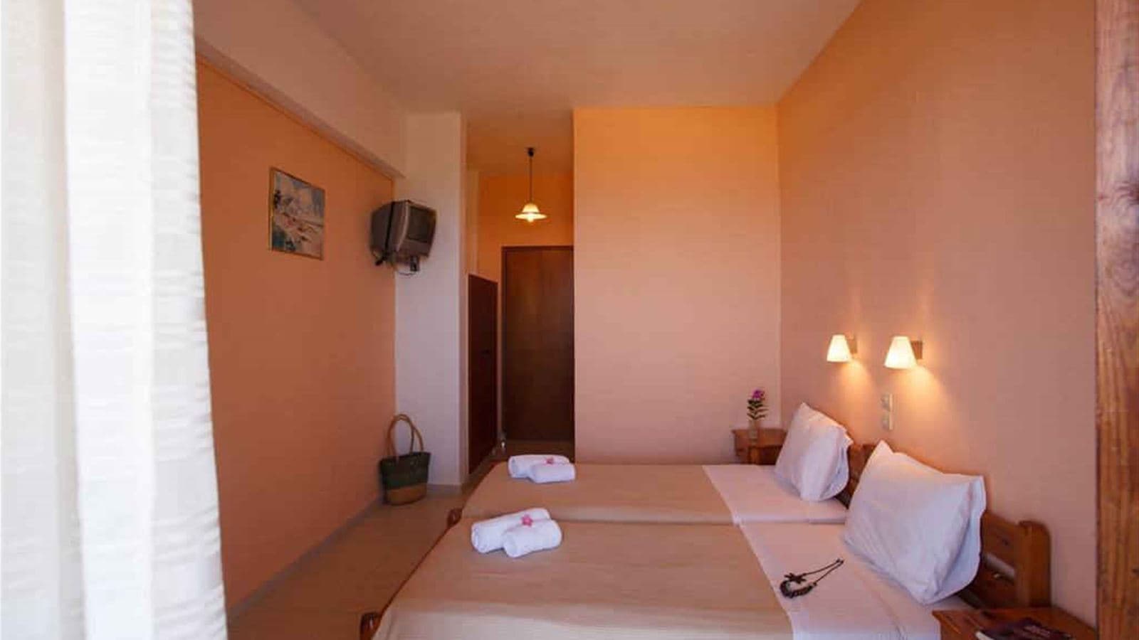 rooms-doubletwin-room