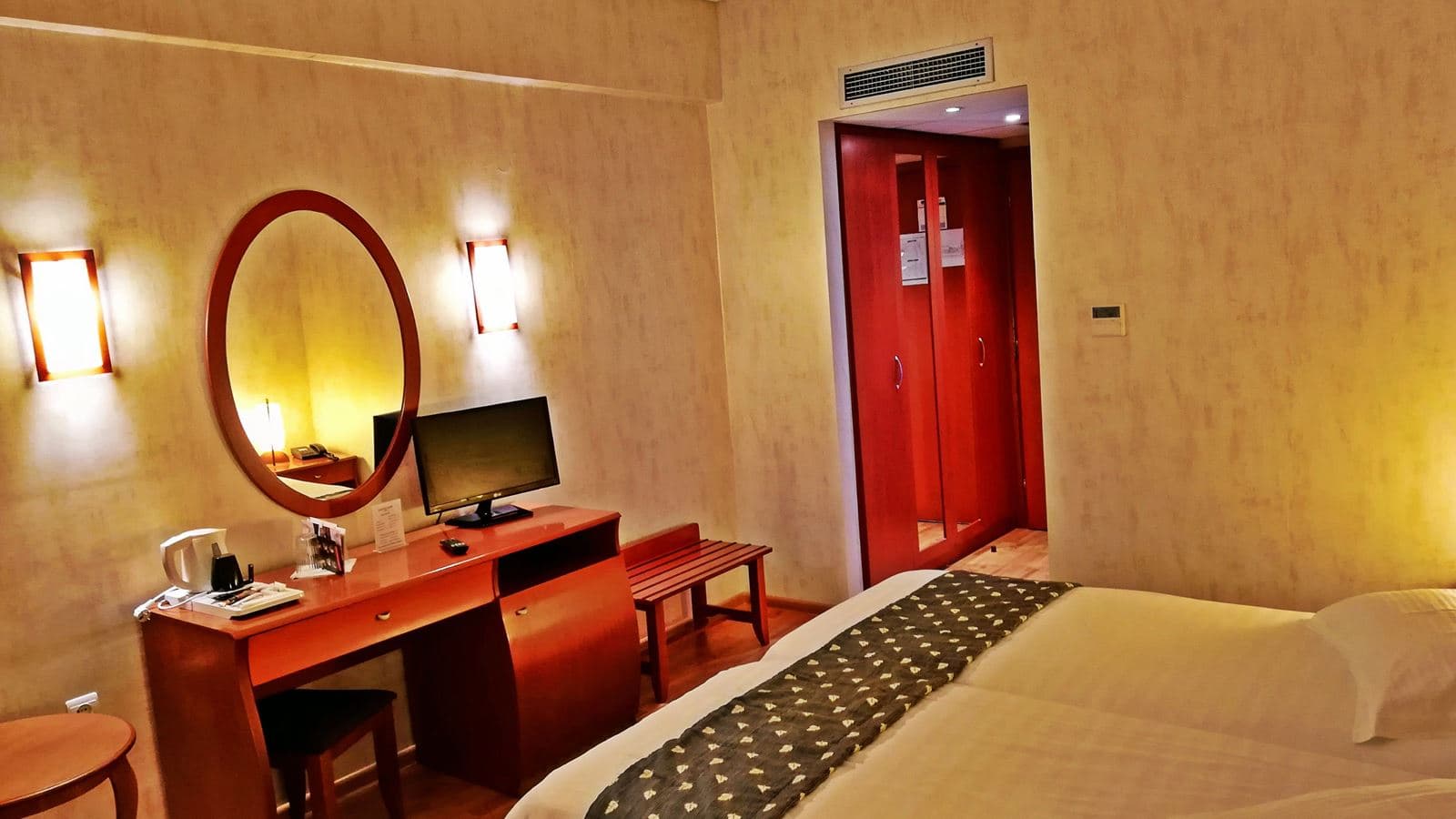 rooms-single-room