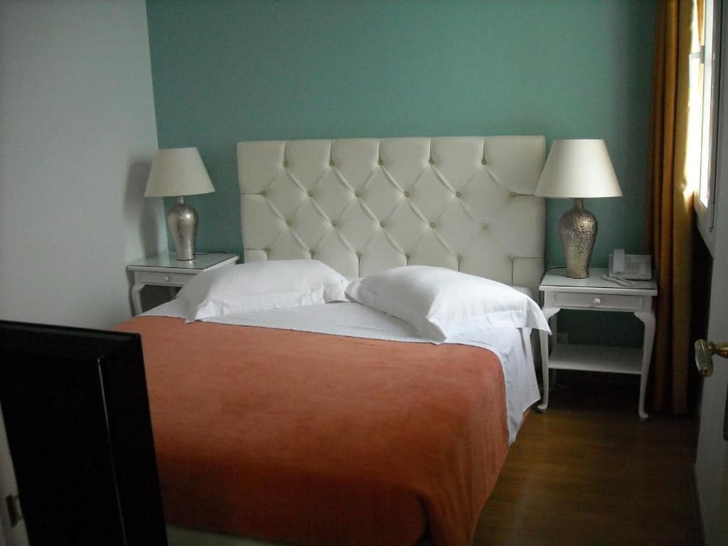 rooms-family-room